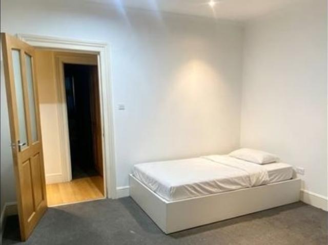 3 Bed Semi Detached House, Norfolk Road, IG3