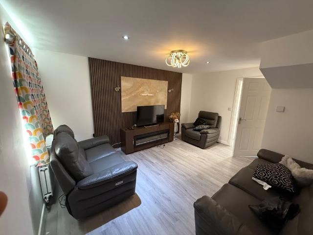 3 Bed Semi Detached House, Owens Road, CV6