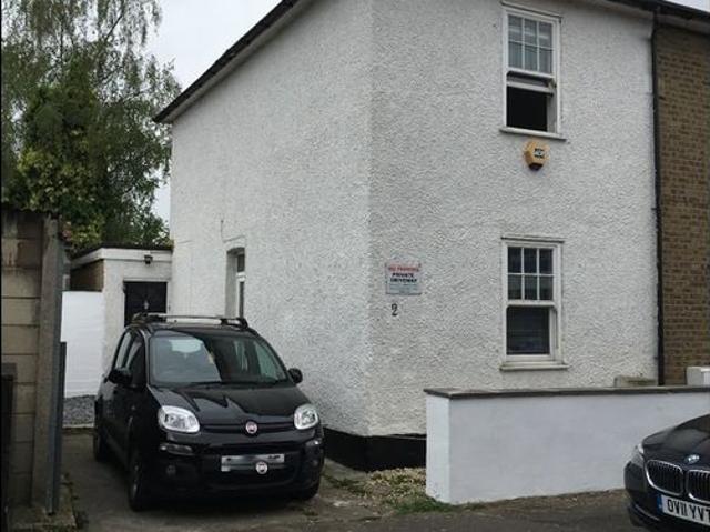 3 Bed Semi Detached House, Albion Road, TW3