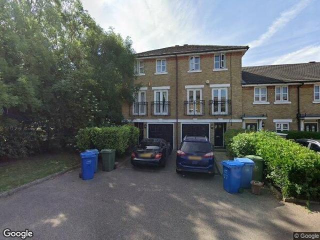 3 Bed Semi Detached House, Ashmore Close, SE15