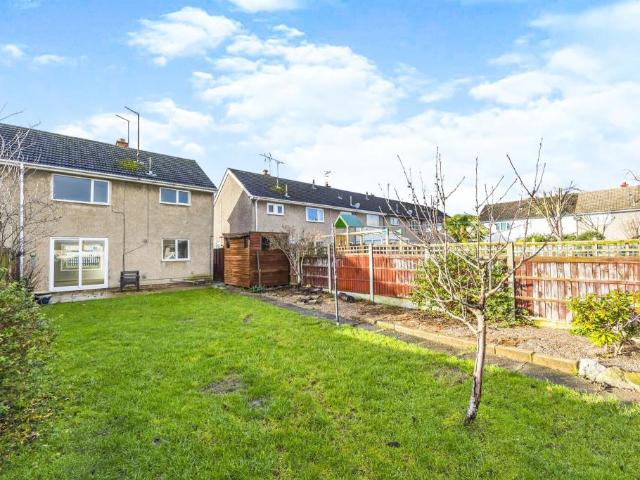 3 Bed Semi – Detached House – Bunting Close, Ilkeston, Derbyshire, DE7 4JE. £1100 PCM