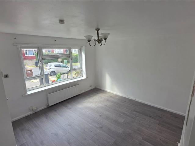 3 Bed Semi Detached House, Beech Lane, LS9