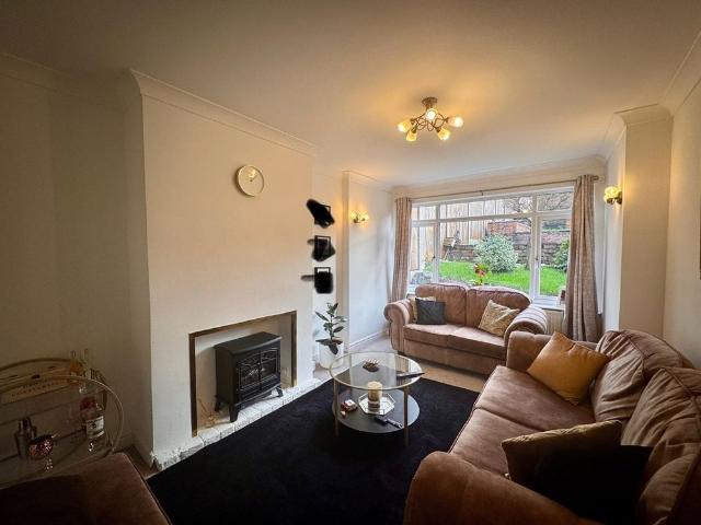 3 Bed Semi Detached House, Birmingham, B67