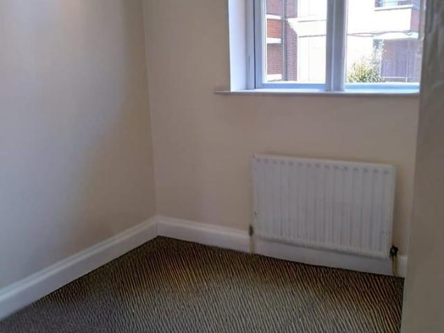 3 Bed Semi Detached House, Blanchedowne, SE5
