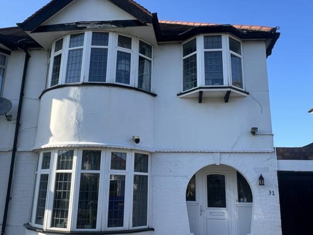 3 Bed Semi Detached House, Broad Walk, SE3