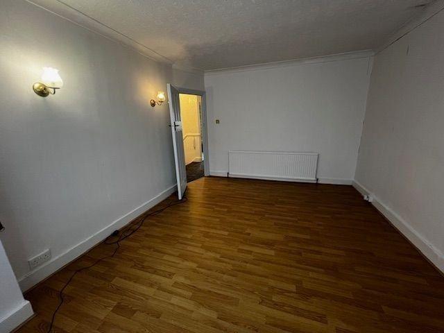 3 Bed Semi Detached House, Cavendish Gardens, IG11