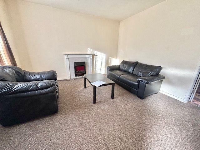 3 Bed Semi Detached House, Charter Avenue, CV4