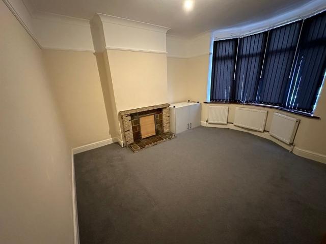 3 Bed Semi Detached House, Colin Road, LU2