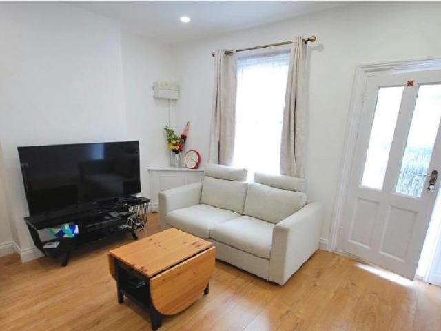 3 Bed Semi Detached House, Cromwell Road, HA0
