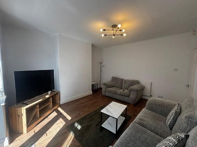 3 Bed Semi Detached House, Edilom Road, M8