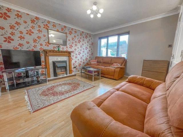 3 Bed Semi Detached House, Enderby Road, LU3
