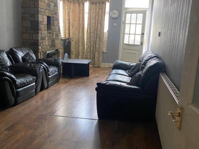 3 Bed Semi Detached House, Farnham Road, B21