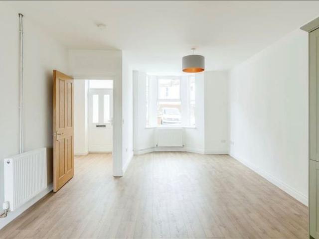 3 Bed Semi Detached House, Hughenden Road, BS7