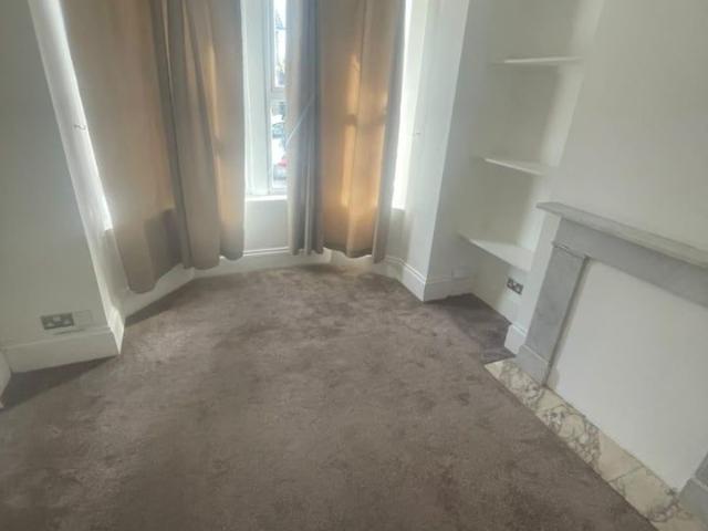 3 Bed Semi Detached House, Harrington Road, SE25