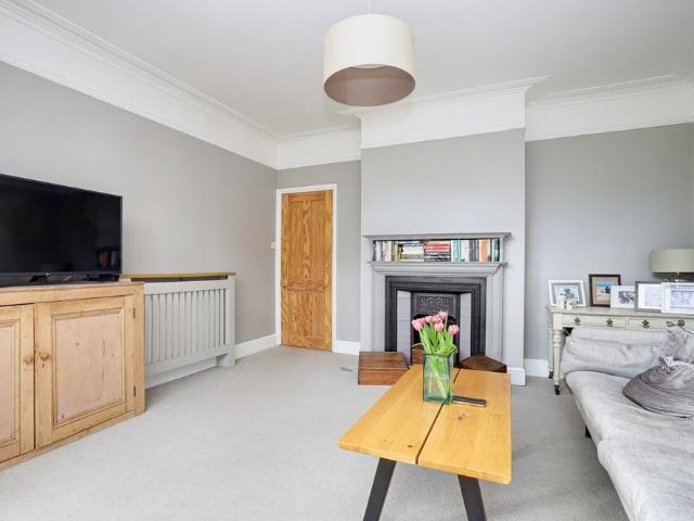 3 Bed Semi Detached House, Harrogate Road, RG4