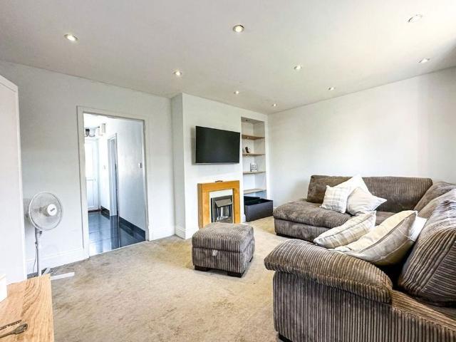 3 Bed Semi Detached House, Lisburn Road, BS4