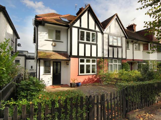 3 Bed Semi Detached House, Princes Avenue, W3