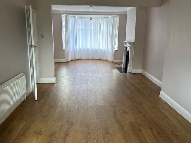 3 Bed Semi Detached House, Randall Avenue, NW2