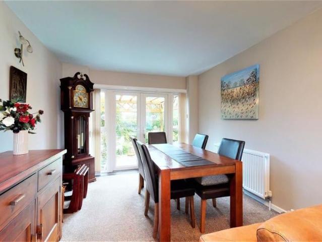 3 Bed Semi Detached House, Ravenhead Drive, BS14