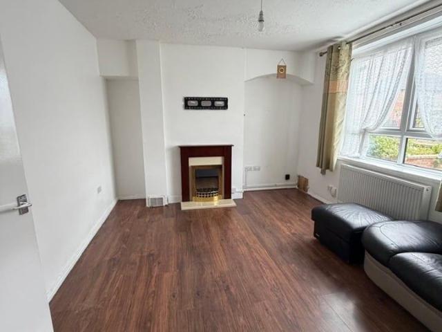 3 Bed Semi Detached House, Swainson Road, LE4