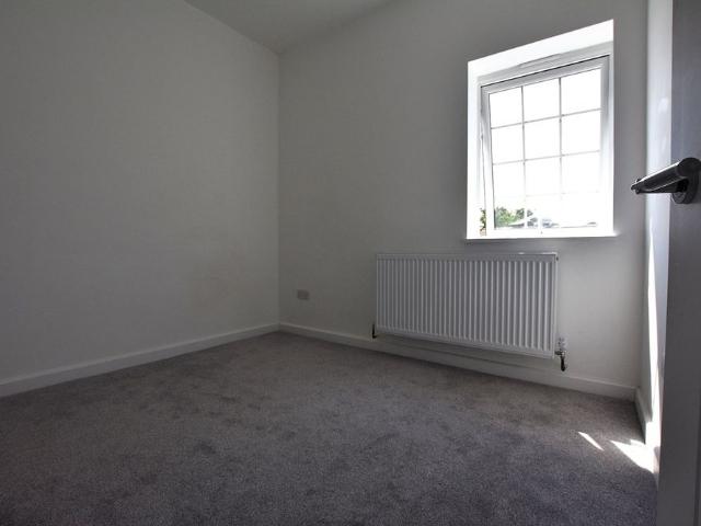 3 Bed Semi Detached House, Selsdon Road, CR2
