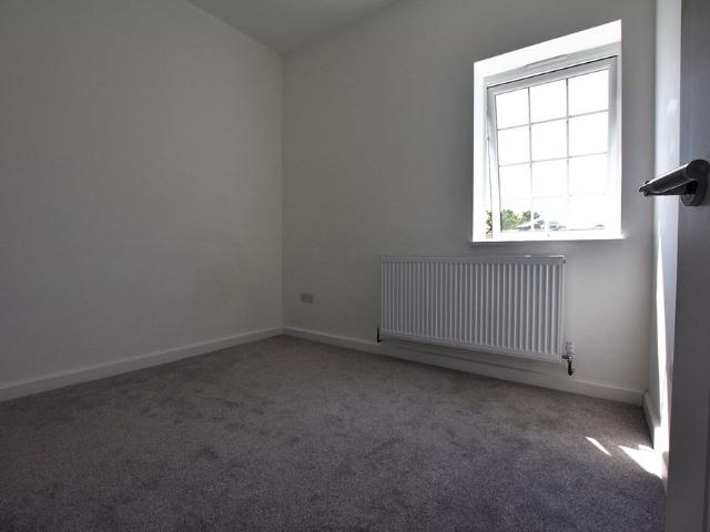 3 Bed Semi Detached House, Selsdon Road, CR2
