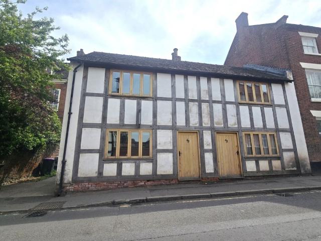 3 bed Semi Detached House to Let