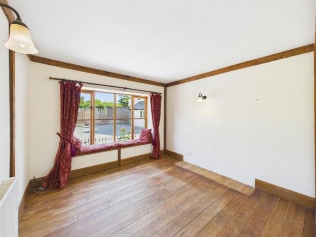 3 BED Semi detached house To rent