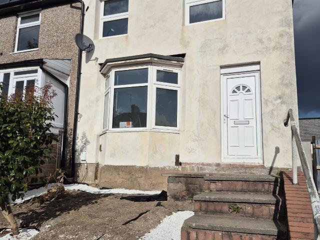3 bed semi detached house to rent Kingscliff Road, Birmingham B10 9JT