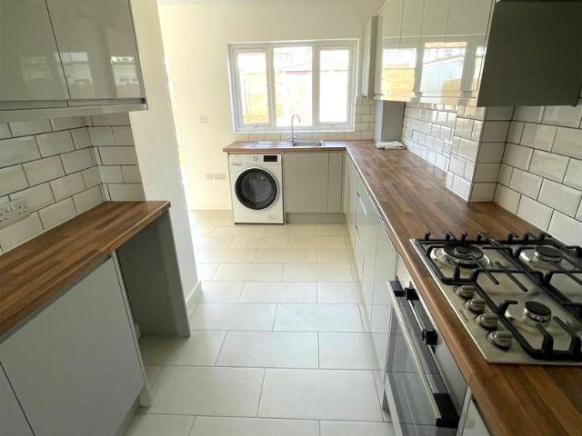 3 bed semi detached house to rent in collier drive, edgware, ha8