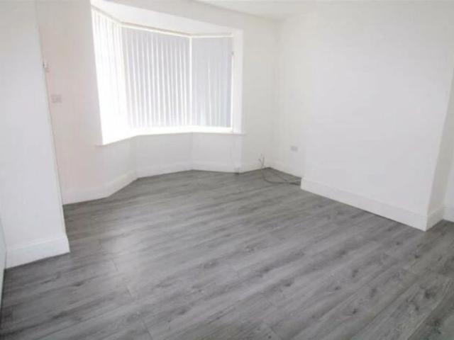 3 bed semi detached house to rent in Alt Road, Ashton Under Lyne, OL6