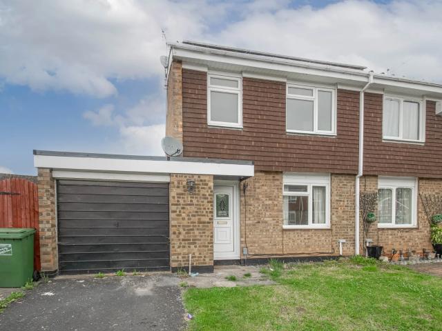 3 bed semi detached house to rent in Blakemere Close, Redditch, B98