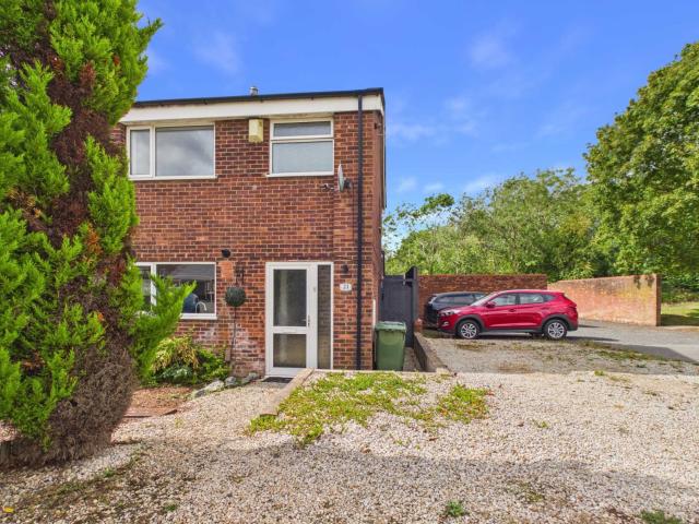 3 bed semi detached house to rent in Gaydon Close, Redditch, B98