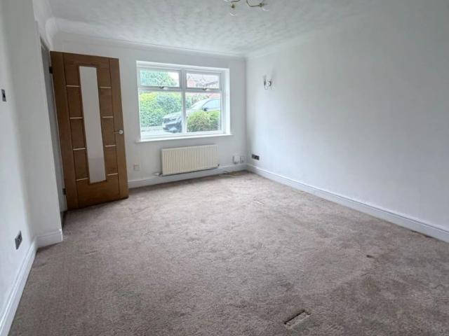 3 bed semi detached house to rent in Dales Brow Avenue, Ashton Under Lyne, OL7