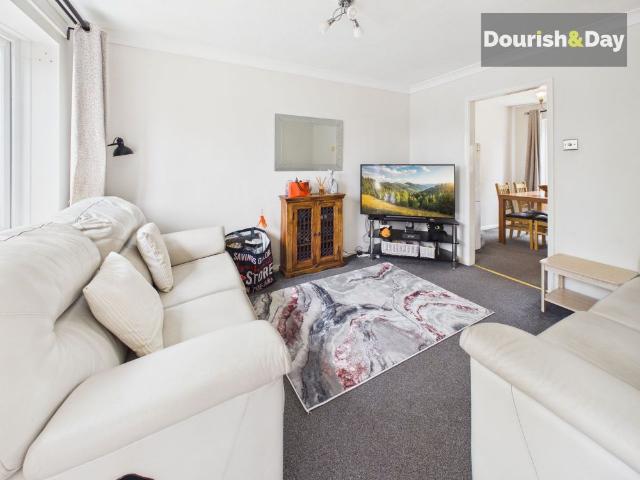 3 bed semi detached house to rent in Dreieich Close, Stafford, ST16