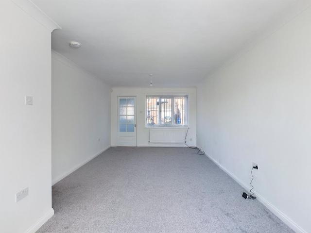 3 bed semi detached house to rent in Felstead Place, South Beach Estate, Blyth