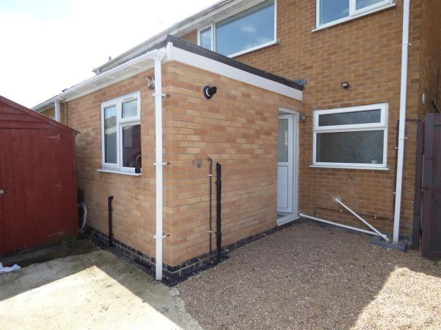3 bed semi detached house to rent in Lynden Avenue, Long Eaton, NG10 1AB