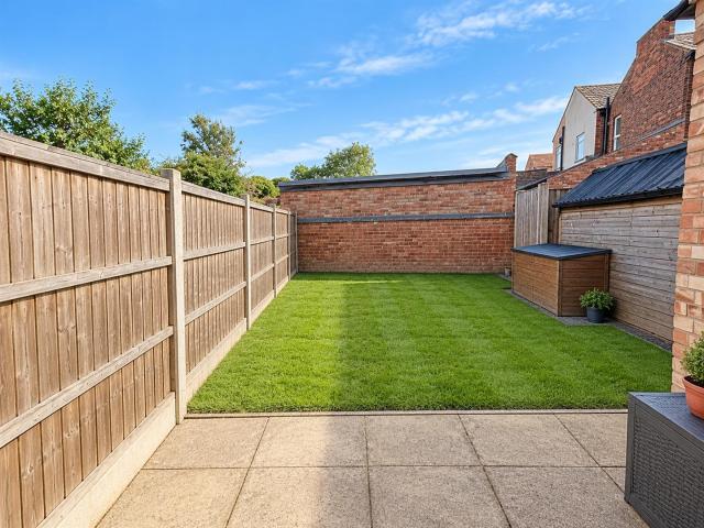 3 bed semi detached house to rent in Mannion Crescent, Long Eaton, Nottingham