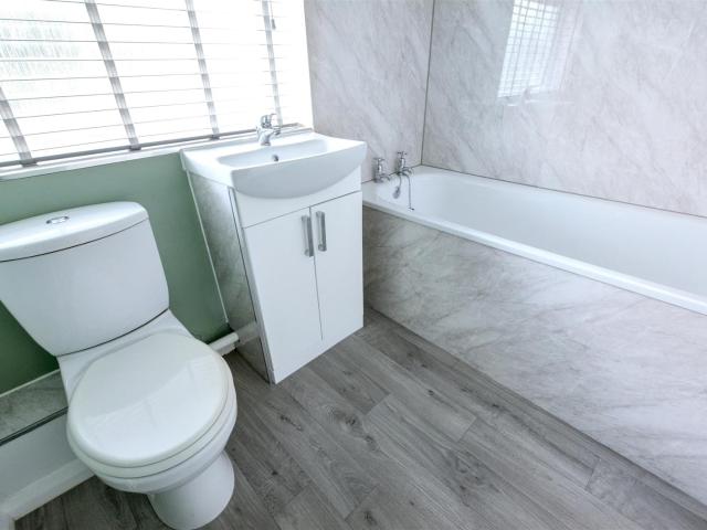 3 bed semi detached house to rent in Smithy Close, Clifton, Nottingham, NG11