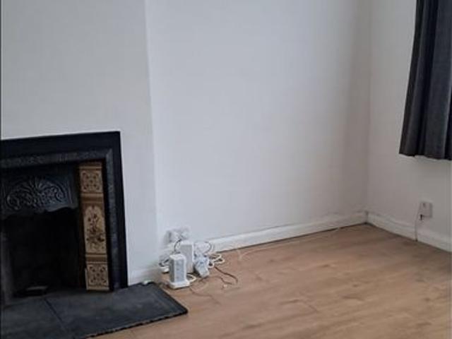 3 Bed Semi Detached House, Wandle Court Gardens, CR0