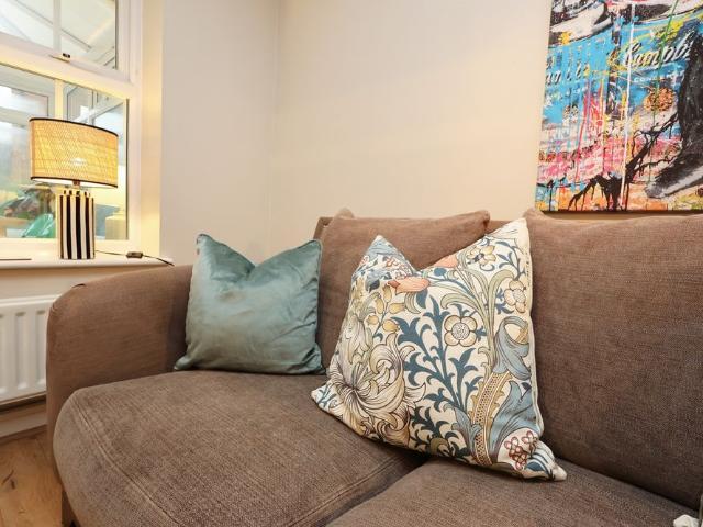 3 Bed Semi Detached House, Whitehall Road, BS5