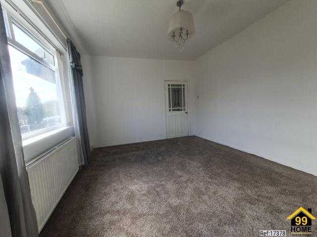 3 bed Semi detached in Milton Cresent Farnworth, Bolton, BL4 9SY