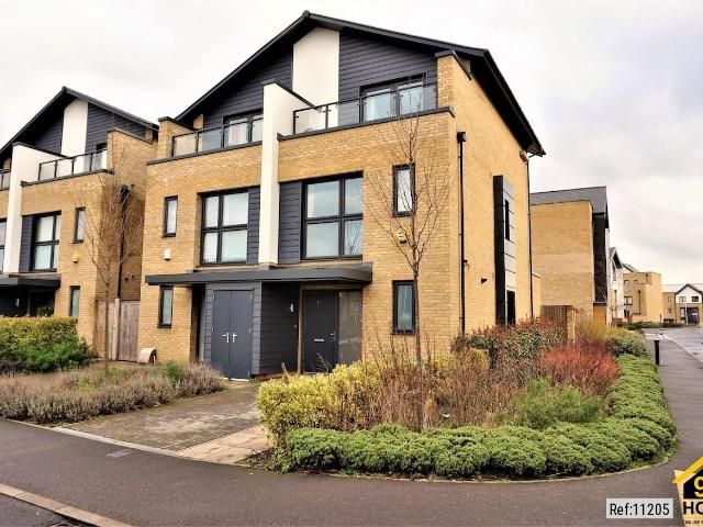 3 bed Semi detached in Elderberry Close, Kings Park Harold Wood, Romford, RM3 0JY