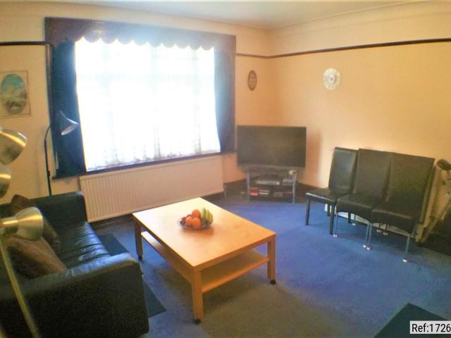 3 bed Semi detached in Gainsborough Gardens Goldeers Green, London, NW11 9BJ