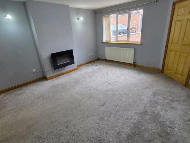 3 bed Semi Detached To Let