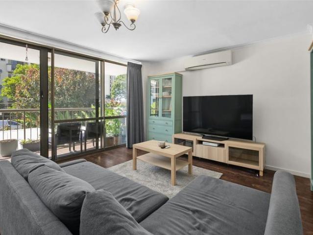 3 Bed + Study at 89 Thorn Street: Big Floor Plan, Unbeatable Spot