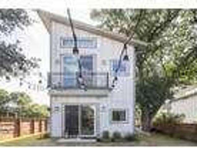 3 Bedroom 3 Bath In Austin Texas 78742