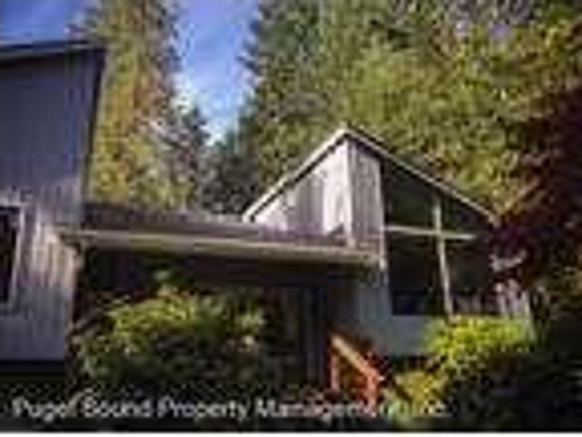 3 Bedroom 3 Bath In Bainbridge Island WA 98110