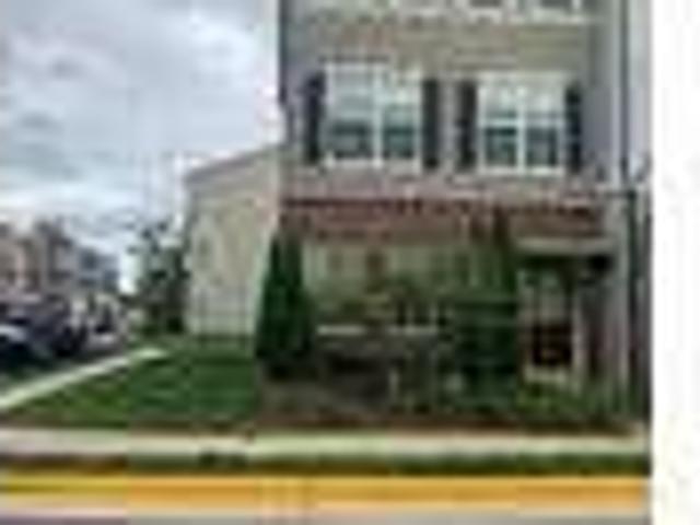 3 Bedroom 3 Bath In Chantilly VA 20152