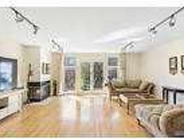 3 Bedroom 3 Bath In Edgewater NJ 07020